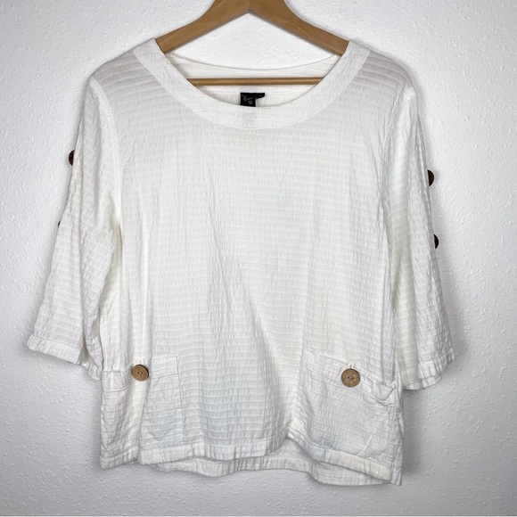 Focus Size S White Linen Shirt with Natural Wood Buttons | LagenLook Boho - Picture 2 of 11